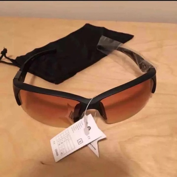 A123 NWT Black sports sunglasses - Picture 3 of 4